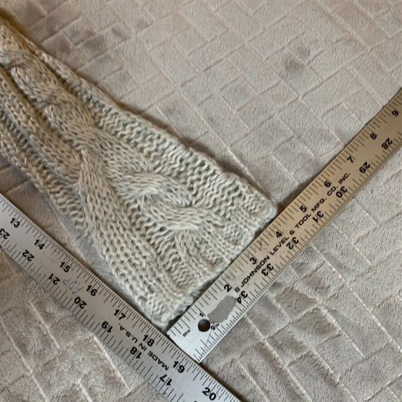 Love Tree Womens Small Sweater Gray Sparkle Cable Knit Crew Neck Acrylic - Picture 8 of 11